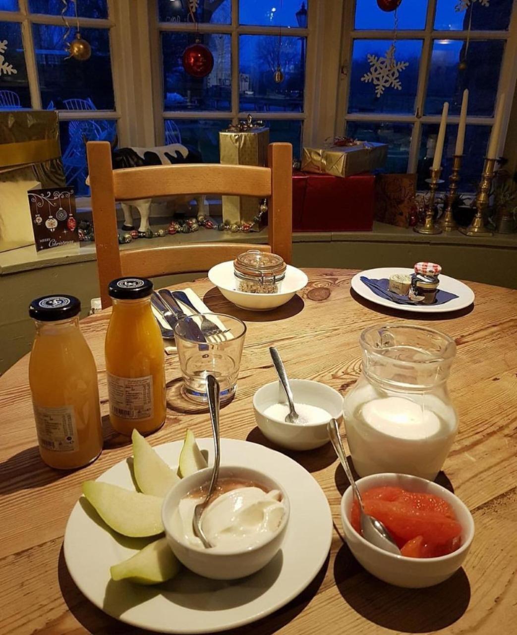 The Old Spotted Cow Bed and Breakfast Marston Meysey Exteriör bild